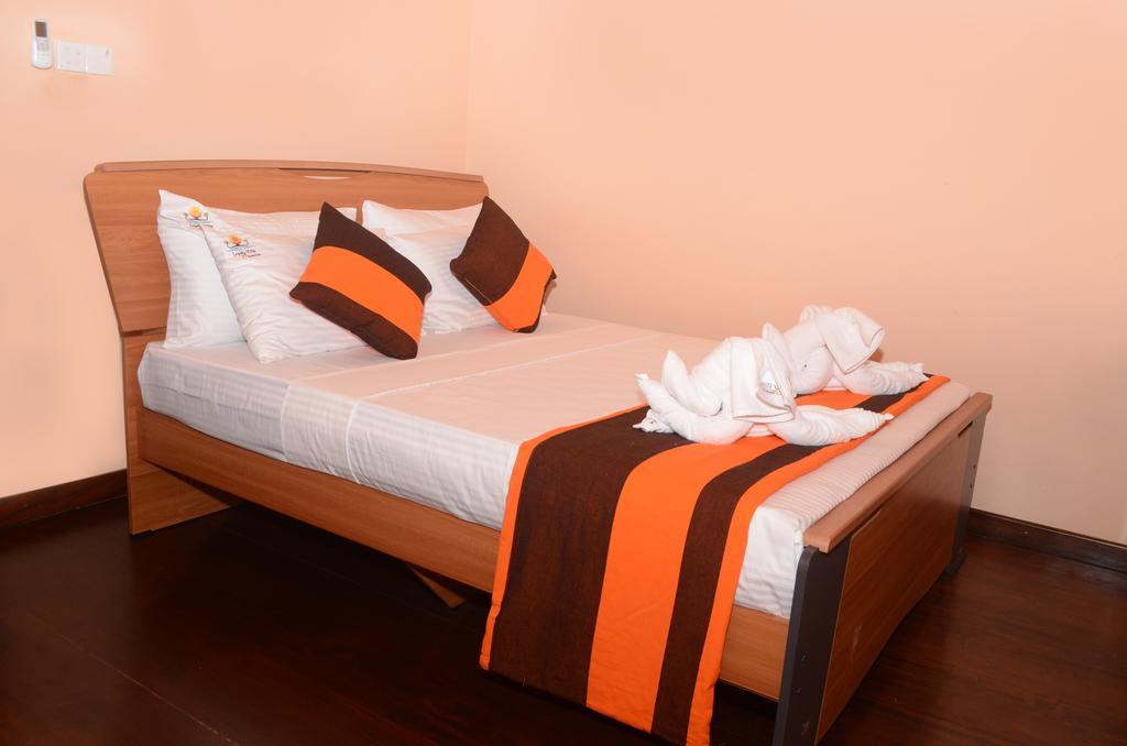 Lovely Villa Negombo Ettukala エクステリア 写真