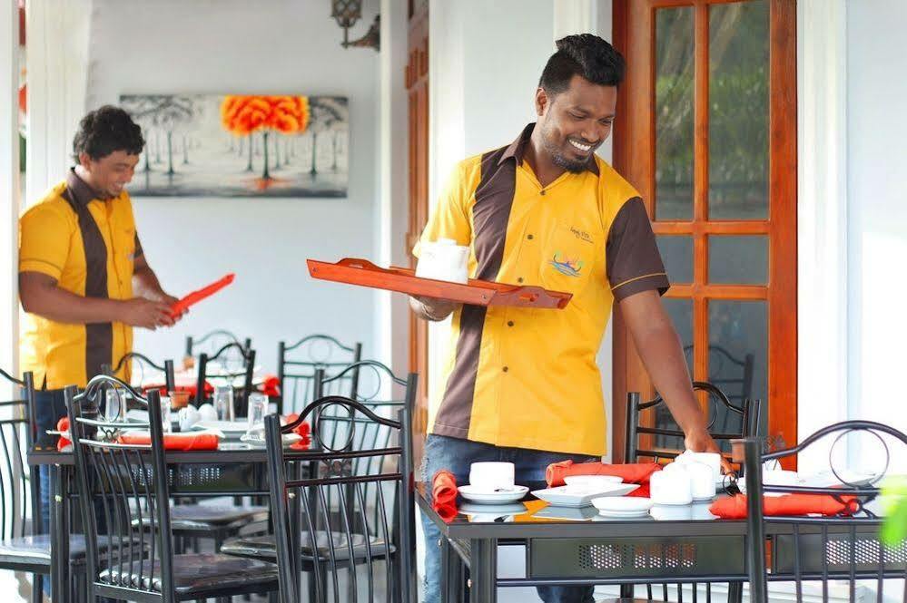 Lovely Villa Negombo Ettukala エクステリア 写真